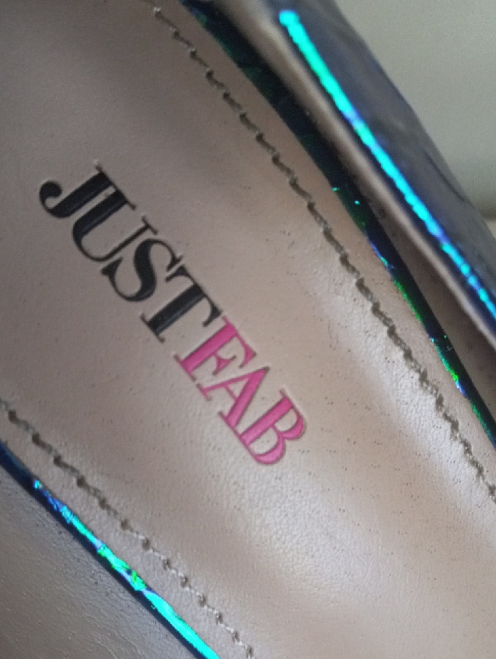 JustFab Vivienne Iridescent Blue-Green Mermaid Scale Pointed Toe Stilettos Sz 8 - Picture 3 of 13